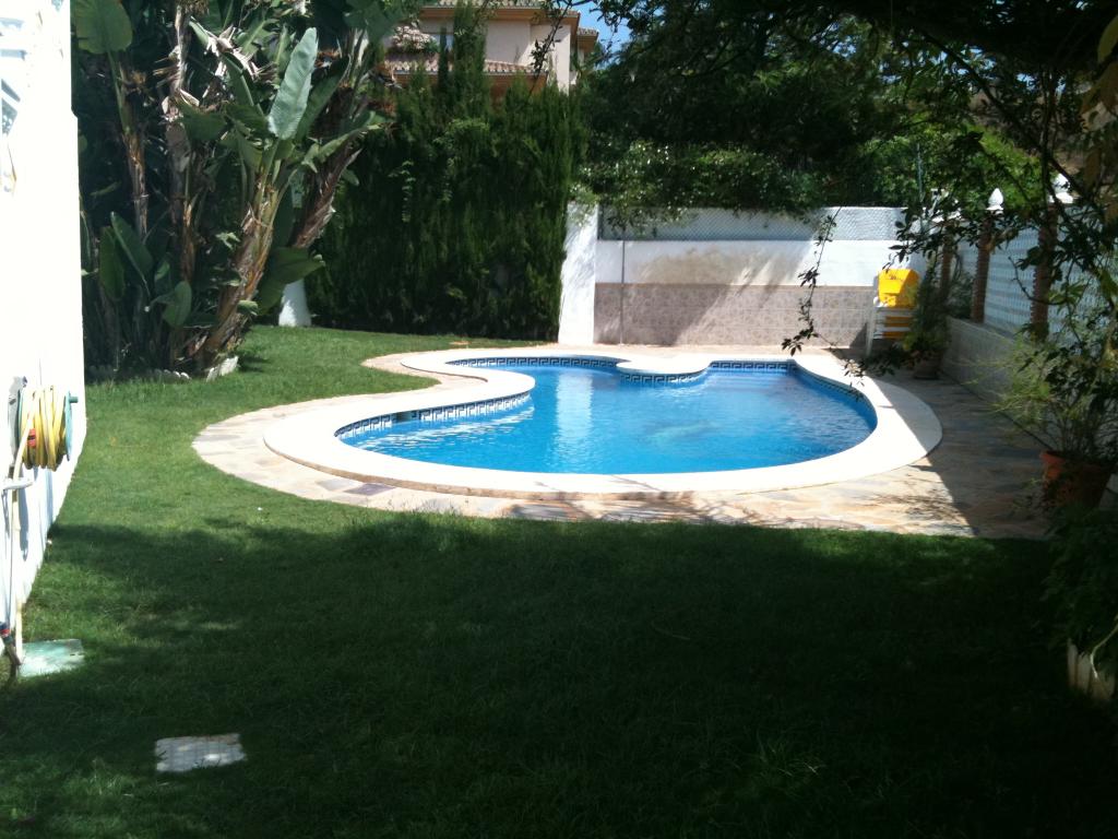 SE VENDE MAGNIFICO CHALET INDEPENDIENTE EN BENALMADENA