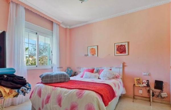 SE VENDE MAGNIFICO CHALET INDEPENDIENTE EN BENALMADENA