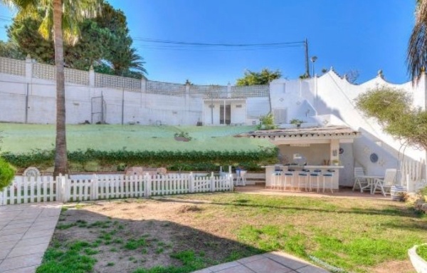 SE VENDE MAGNIFICO CHALET INDEPENDIENTE EN BENALMADENA