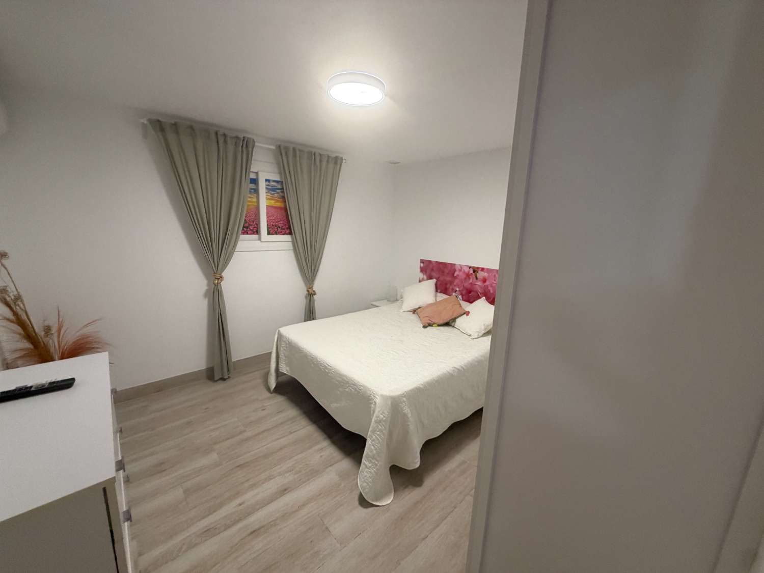 MELLOMTIDSLEIE FRA 20.9.26-31.5.27 FIN LEILIGHET I FØRSTE ETASJE I BENALMADENA