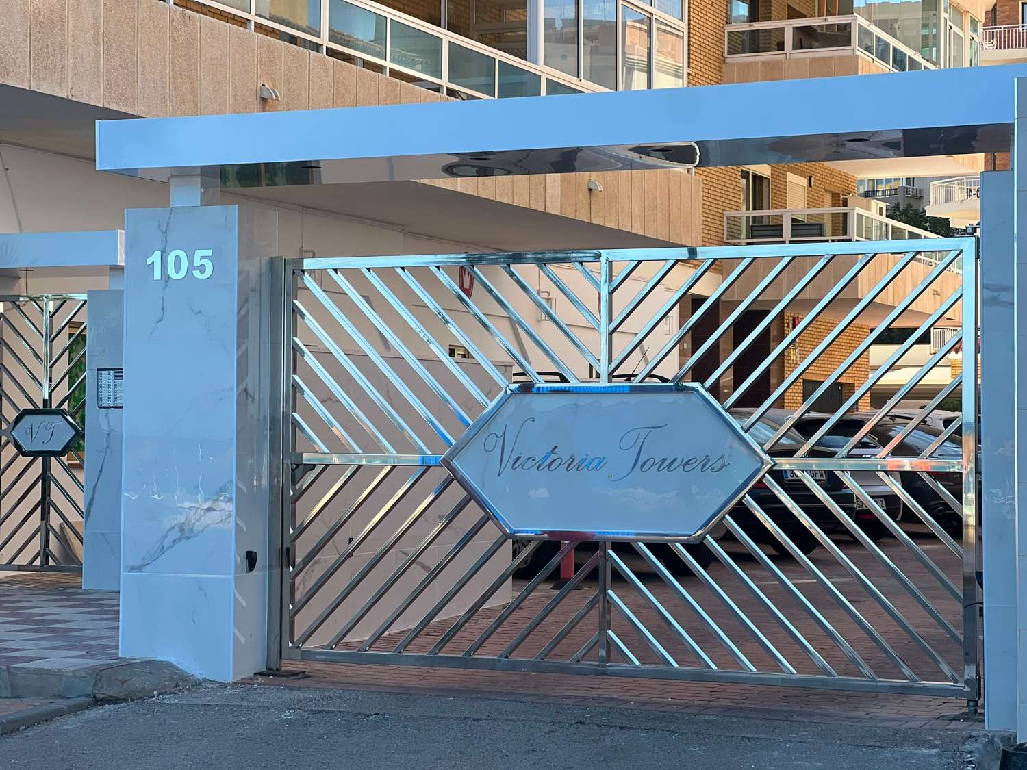MEZZA STAGIONE. È AFFITTATO DA 1. 12 .26-30. 27 MAGNIFICO APPARTAMENTO CON VISTA LATERALE SUL MARE SULLA 1ª LINEA DELLA SPIAGGIA A LOS BOLICHES (FUENGIROLA)