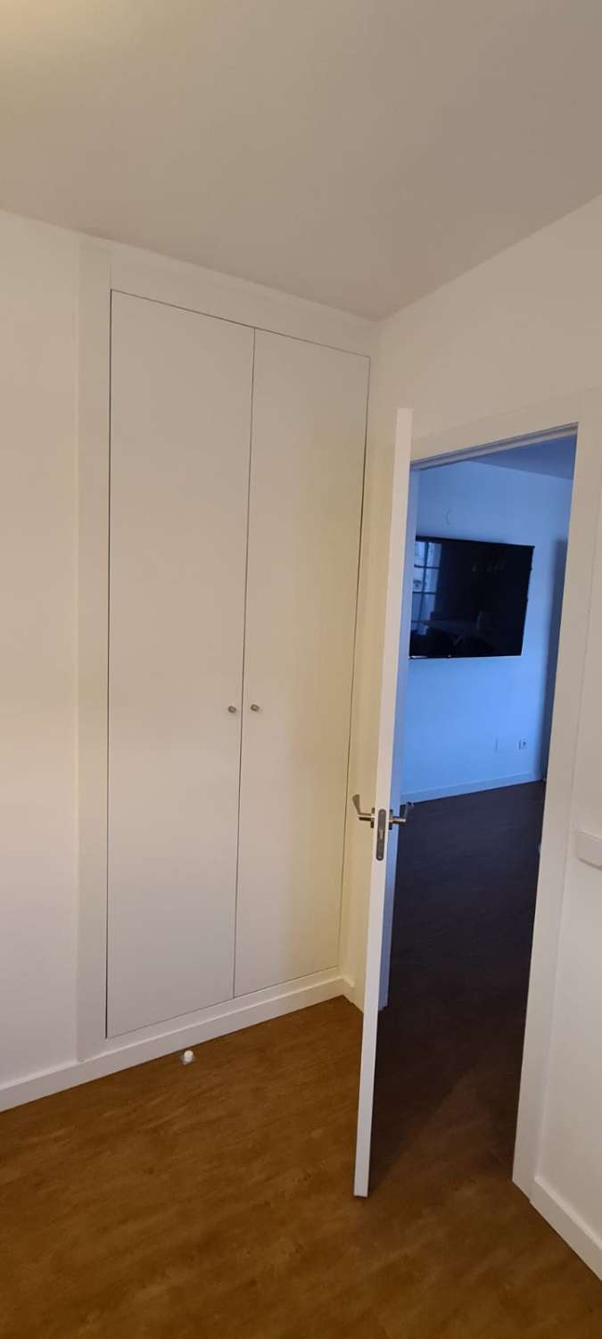 VUOKRATTAVISSA NYT 30.6.26 ASTI JA 1.9.26–30.6.27 UPEA ASUNTO RANNAN ENSIMMÄISELLÄ LINJALLA (LOS BOLICHES) FUENGIROLA