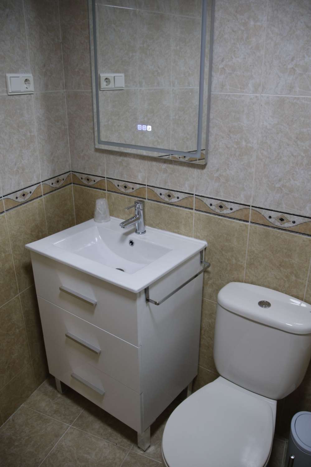 Pieni huoneisto kausiluonteinen Centro Ciudad (Fuengirola)