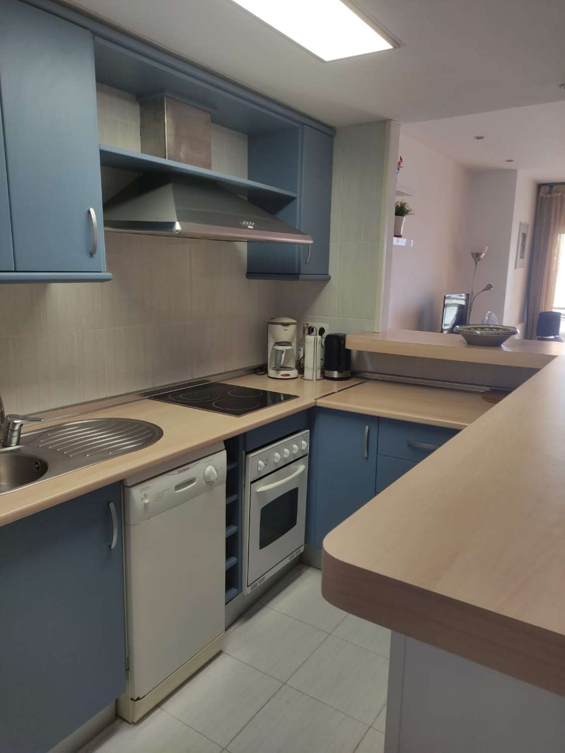 Pieni huoneisto kausiluonteinen Zona Puerto Deportivo (Fuengirola)