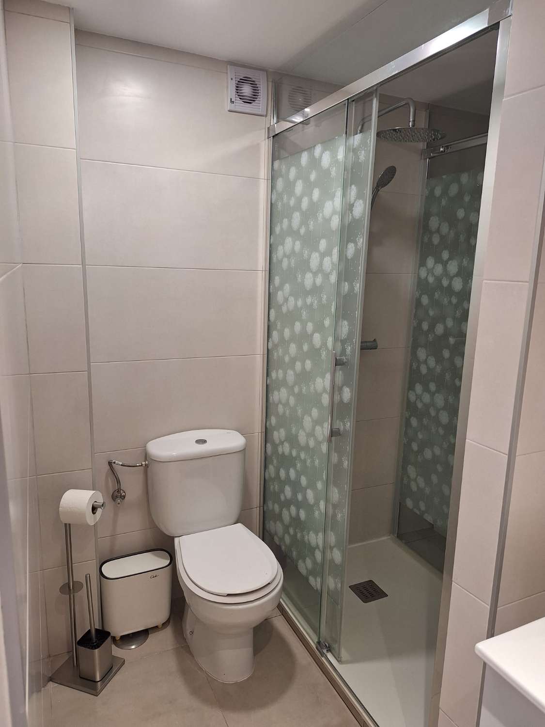 Pieni huoneisto kausiluonteinen Zona Puerto Deportivo (Fuengirola)