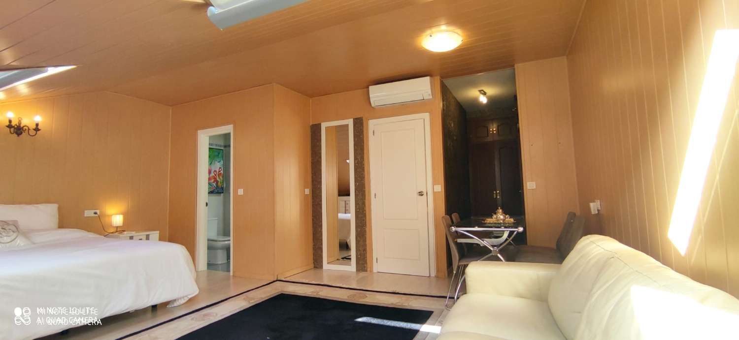 Pieni huoneisto kausiluonteinen Fuengirola