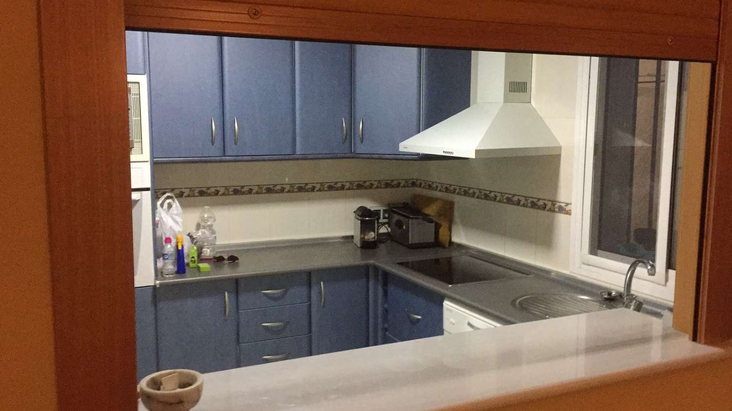 Vuokrattavissa 01.09.2026–30.06.2027 kaunis asunto Fuengirolan rannan ensimmäisellä linjalla.