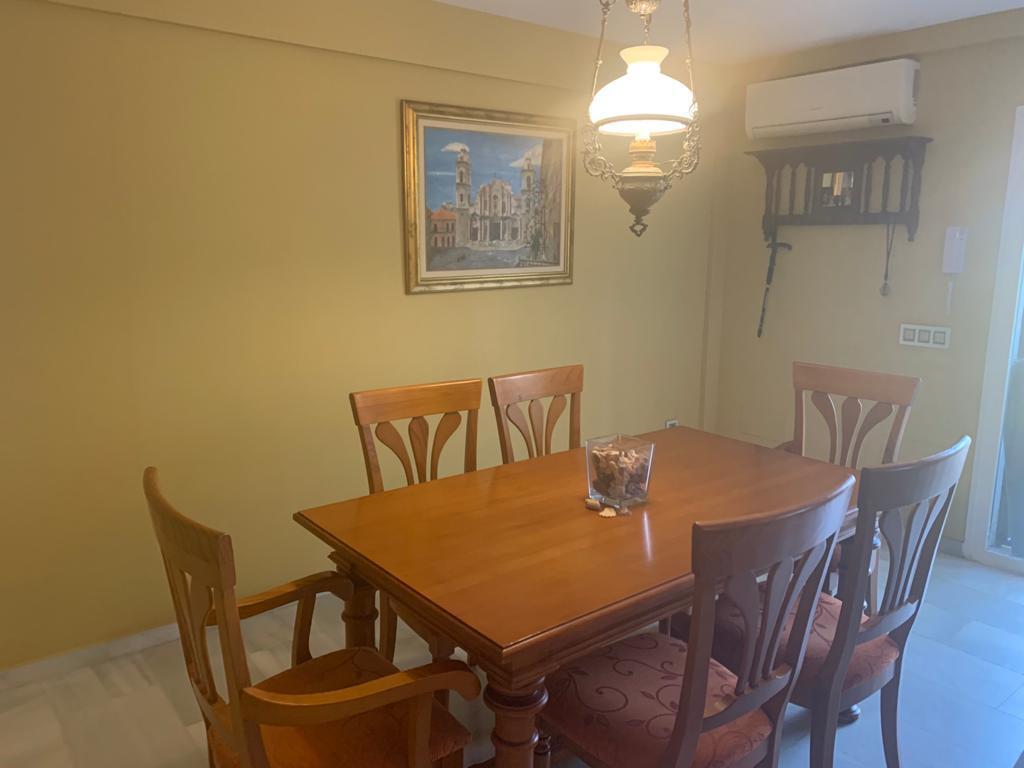 Vuokrattavissa 01.09.2026–30.06.2027 kaunis asunto Fuengirolan rannan ensimmäisellä linjalla.