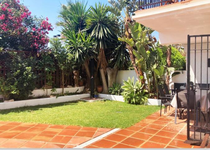 Vuokrattavissa 01.09.2026–30.06.2027 kaunis asunto Fuengirolan rannan ensimmäisellä linjalla.