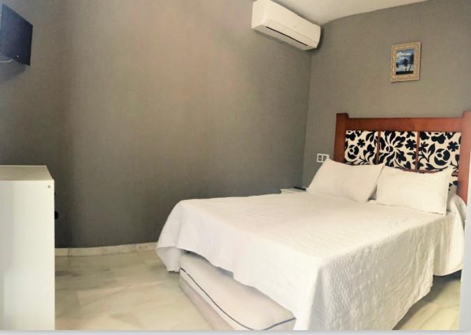 Vuokrattavissa 01.09.2026–30.06.2027 kaunis asunto Fuengirolan rannan ensimmäisellä linjalla.