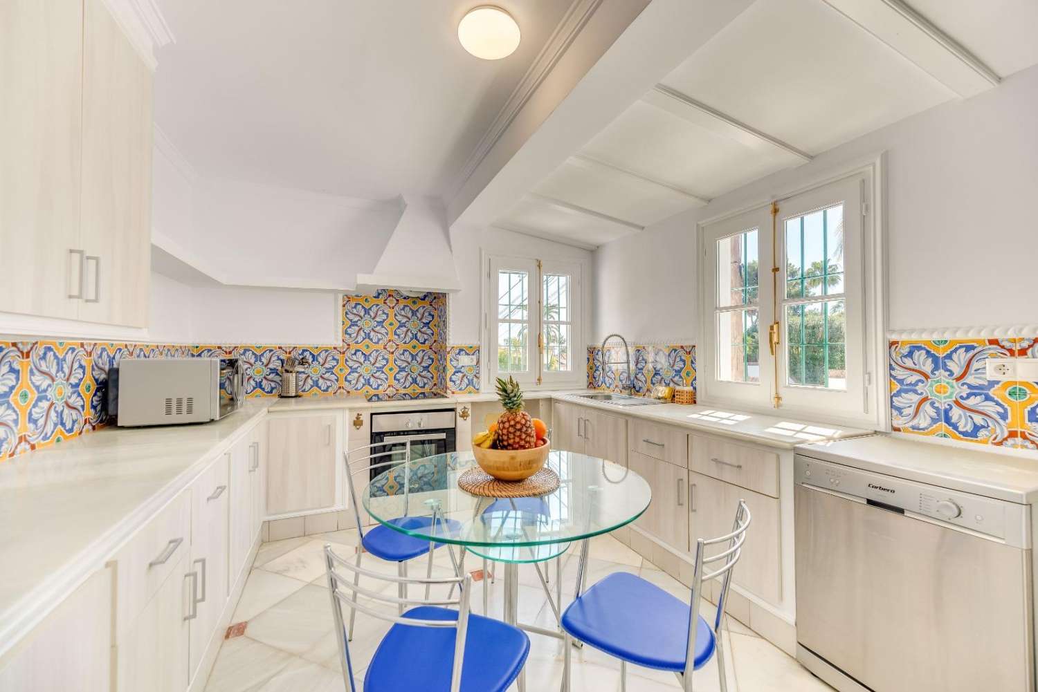 PRACHTIGE VILLA TE KOOP IN NUEVA ANDALUSIË (MARBELLA)