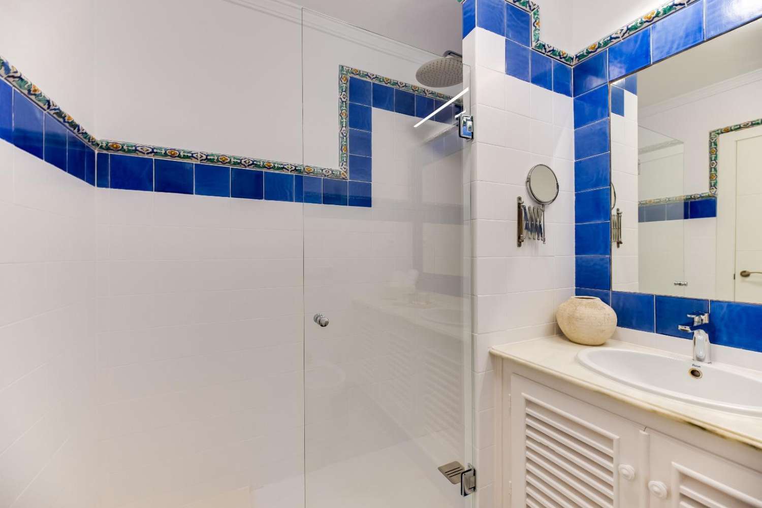 PRACHTIGE VILLA TE KOOP IN NUEVA ANDALUSIË (MARBELLA)