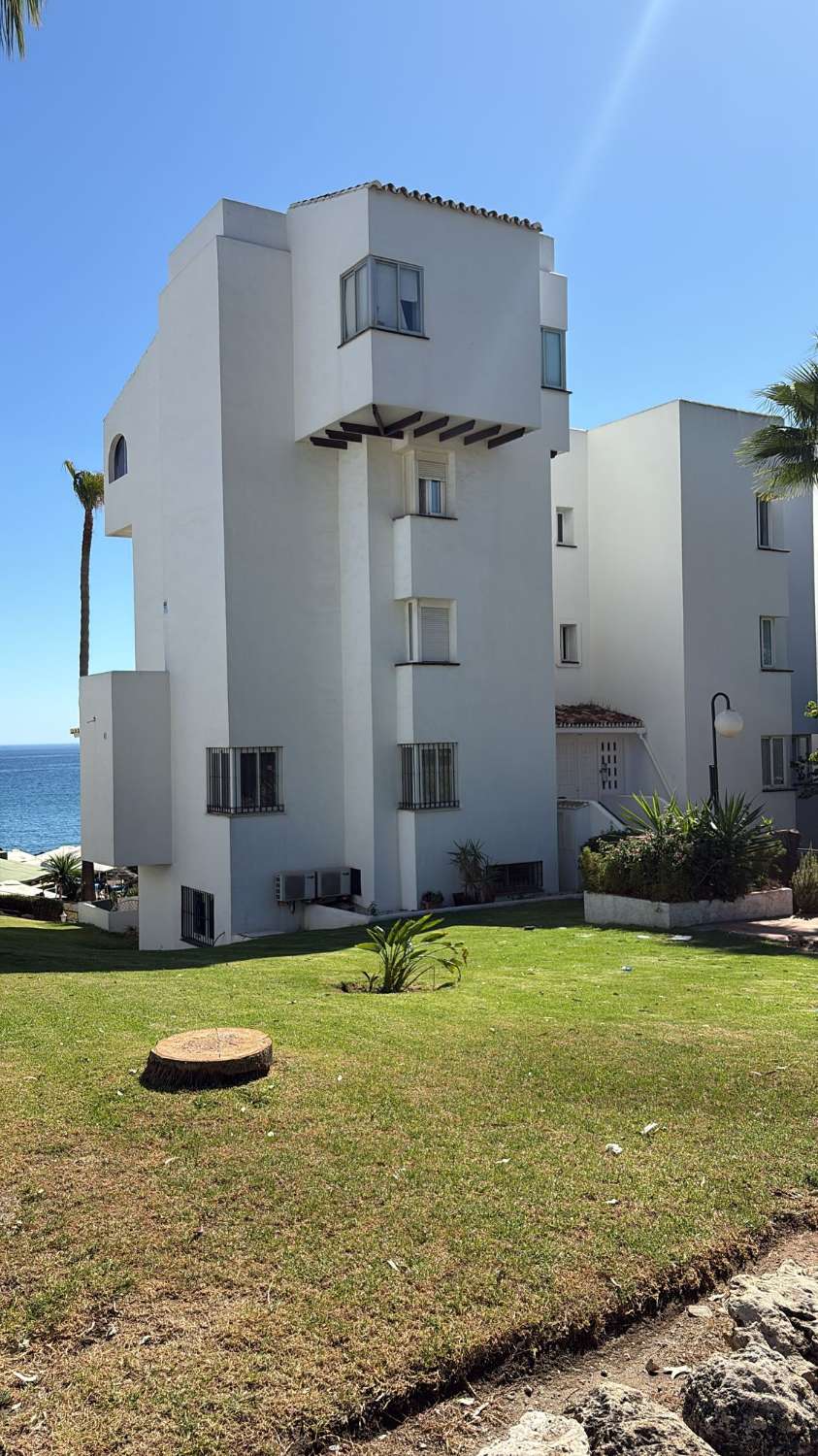 IL EST LOUÉ À PARTIR DE MAINTENANT JUSQU’AU 09/06/2026 ET DU 01/09/2026 AU 30/06/2027. MAGNIFIQUE APPARTEMENT À MIJAS COSTA AVEC DES VUES SPECTACULAIRES.