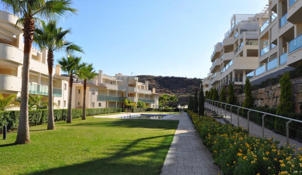 BRAND NEW APARTMENT FOR SALE NEAR GOLF COURSE IN MIJAS AREA CERRO DEL AGUILA
