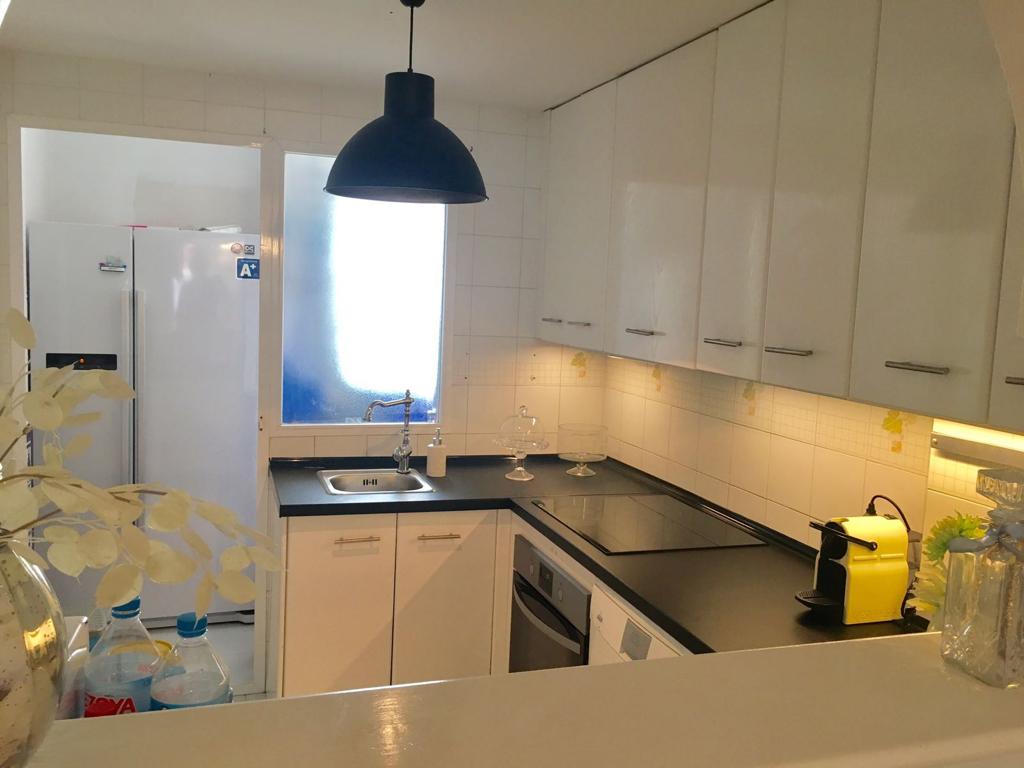 .À LOUER DU 01.10.2025 AU 30/06/2026 BELLE MAISON JUMELÉE DANS LE QUARTIER DE CALABURRA (MIJAS COSTA)