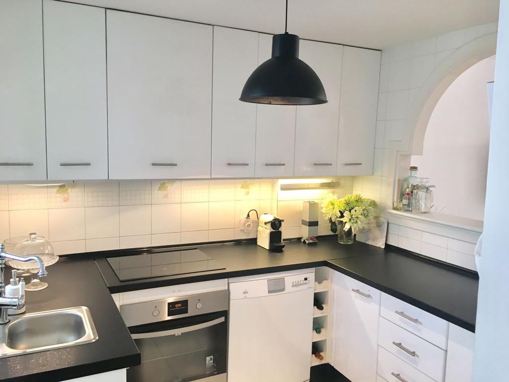 .À LOUER DU 01.10.2025 AU 30/06/2026 BELLE MAISON JUMELÉE DANS LE QUARTIER DE CALABURRA (MIJAS COSTA)