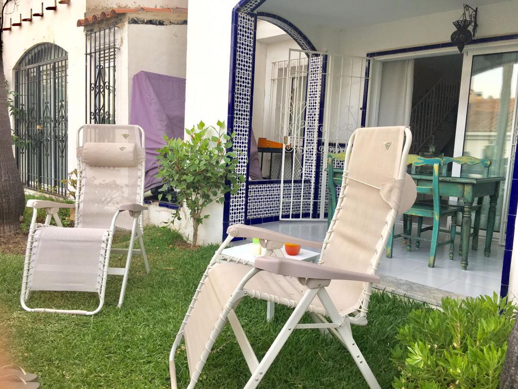 .À LOUER DU 01.10.2025 AU 30/06/2026 BELLE MAISON JUMELÉE DANS LE QUARTIER DE CALABURRA (MIJAS COSTA)