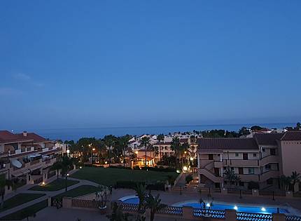 À LOUER DU 01/11/2026 AU 31/05/2027 MAGNIFIQUE PENTHOUSE À MIJAS COSTA AVEC UNE VUE SPECTACULAIRE SUR LA MER