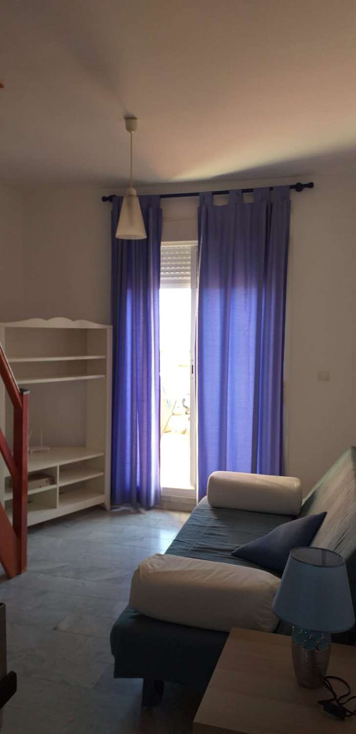 À LOUER DU 01/11/2026 AU 31/05/2027 MAGNIFIQUE PENTHOUSE À MIJAS COSTA AVEC UNE VUE SPECTACULAIRE SUR LA MER