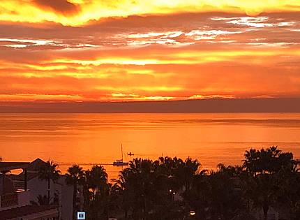 À LOUER DU 01/11/2026 AU 31/05/2027 MAGNIFIQUE PENTHOUSE À MIJAS COSTA AVEC UNE VUE SPECTACULAIRE SUR LA MER