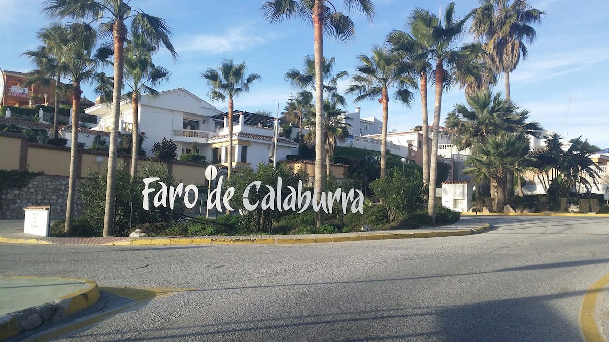 À LOUER DU 01/11/2026 AU 31/05/2027 MAGNIFIQUE PENTHOUSE À MIJAS COSTA AVEC UNE VUE SPECTACULAIRE SUR LA MER