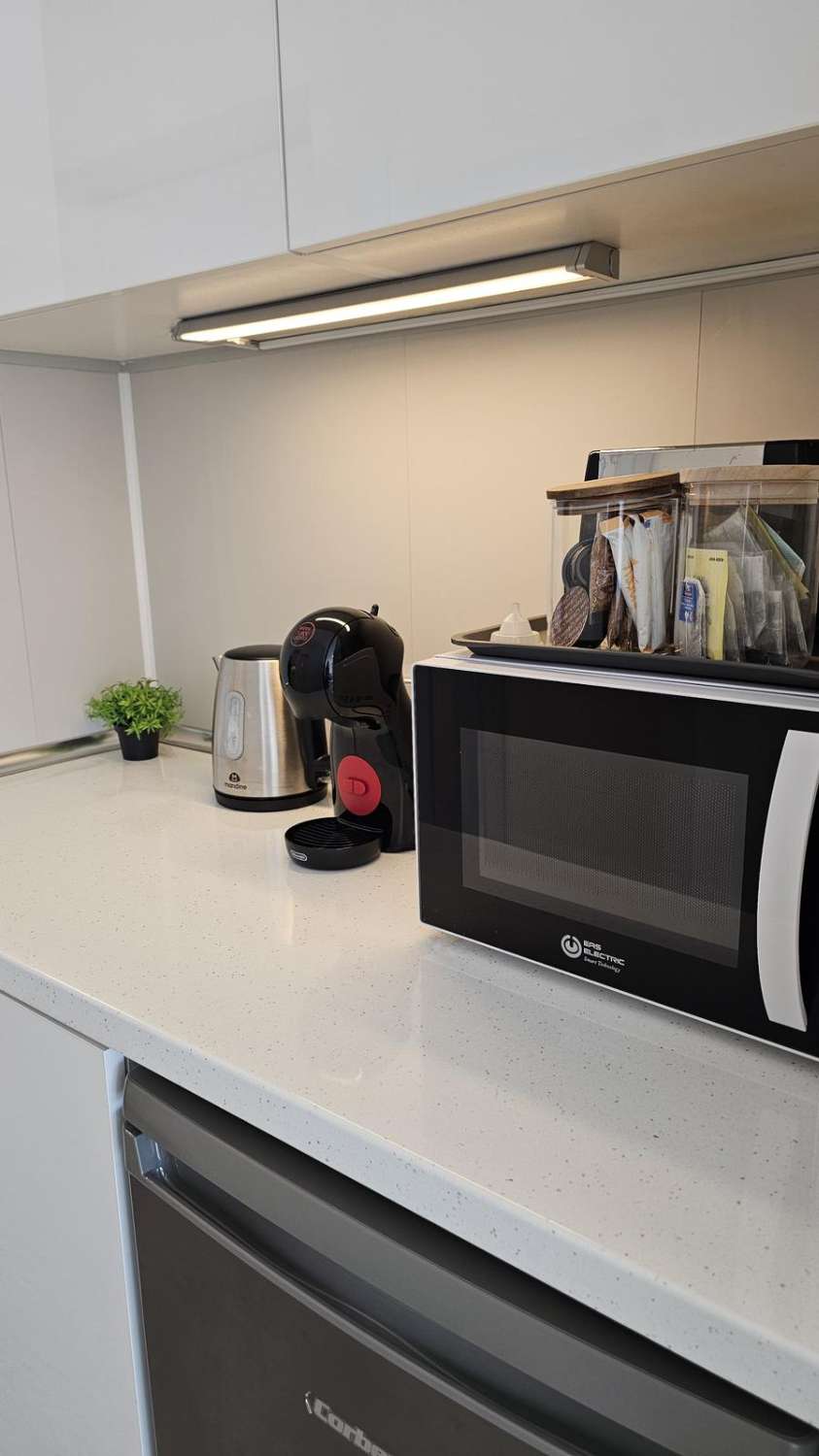 KAUNIS STUDIO MYYNNISSÄ TUTISTICA-LISENSSILLÄ TORREMOLINOSIN KESKUSTASSA