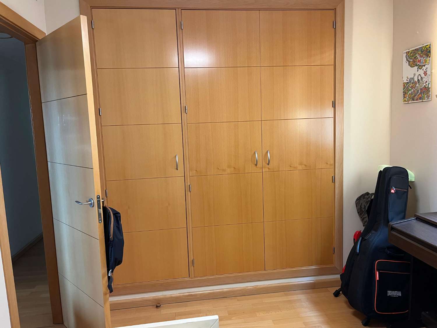 VACKER LÄGENHET MED HAVSUTSIKT TILL SALU I PINILLO-OMRÅDET (TORREMOLINOS)