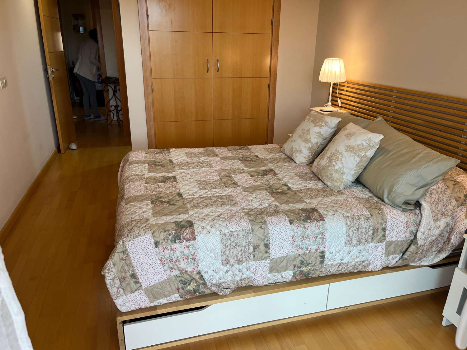 VACKER LÄGENHET MED HAVSUTSIKT TILL SALU I PINILLO-OMRÅDET (TORREMOLINOS)