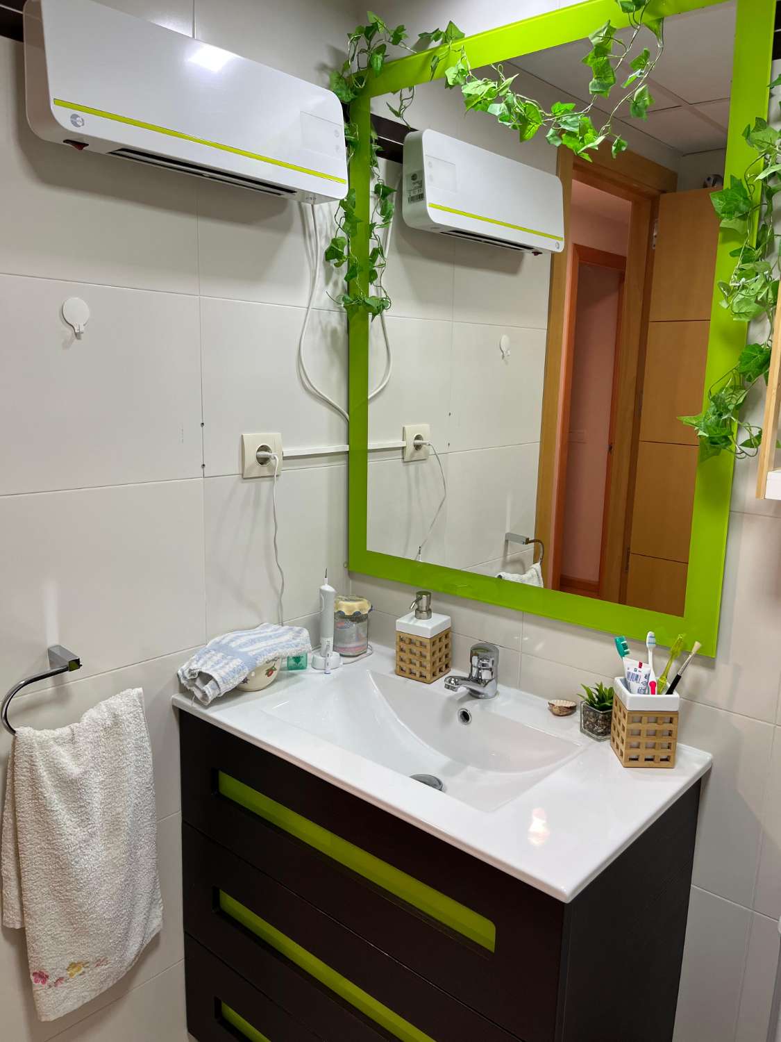 VACKER LÄGENHET MED HAVSUTSIKT TILL SALU I PINILLO-OMRÅDET (TORREMOLINOS)