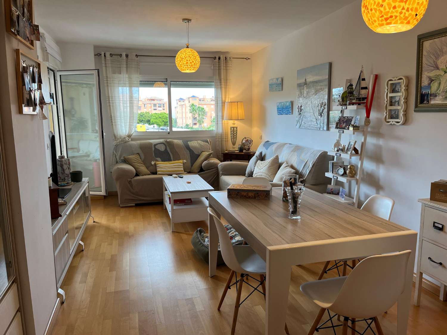 VACKER LÄGENHET MED HAVSUTSIKT TILL SALU I PINILLO-OMRÅDET (TORREMOLINOS)