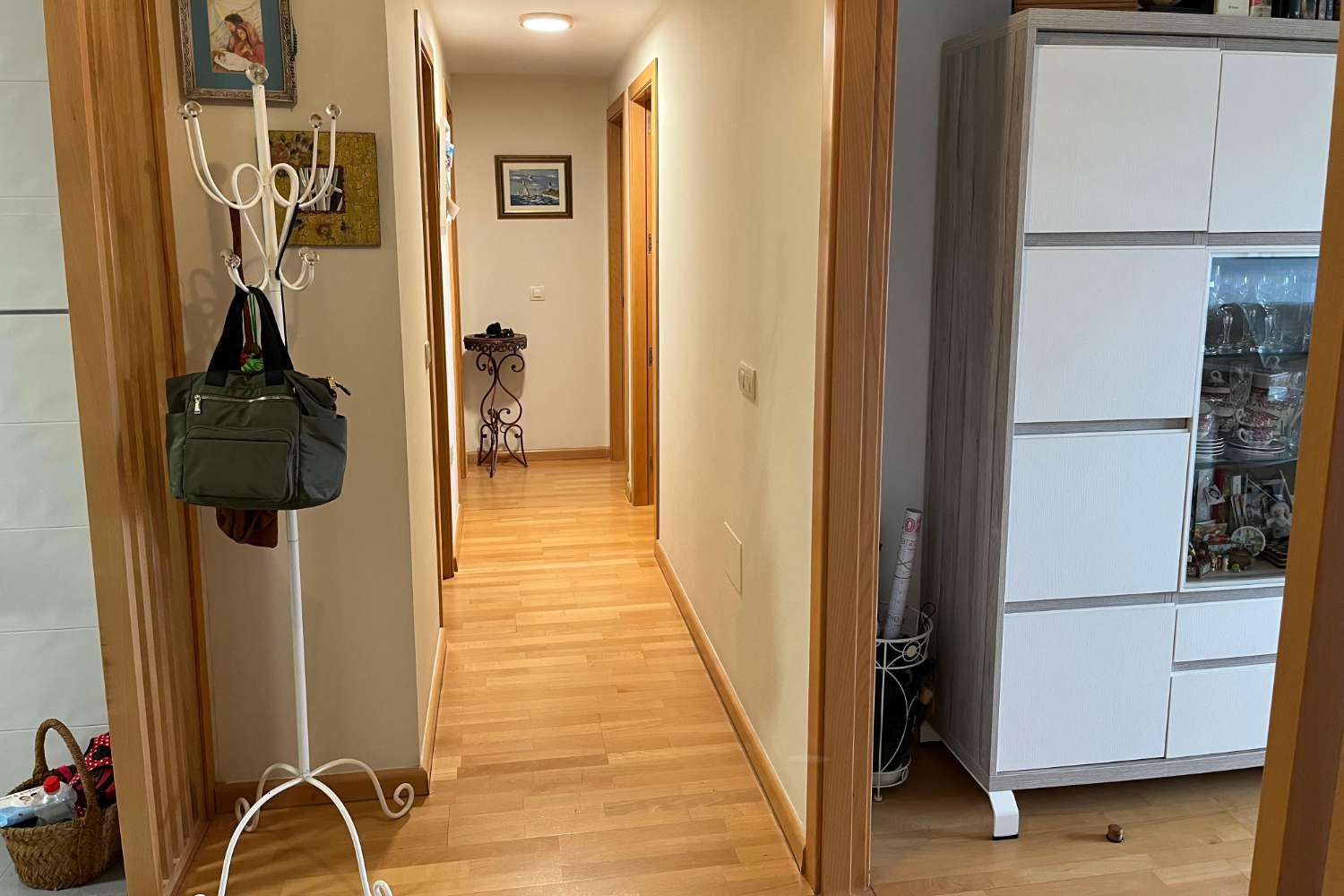 VACKER LÄGENHET MED HAVSUTSIKT TILL SALU I PINILLO-OMRÅDET (TORREMOLINOS)