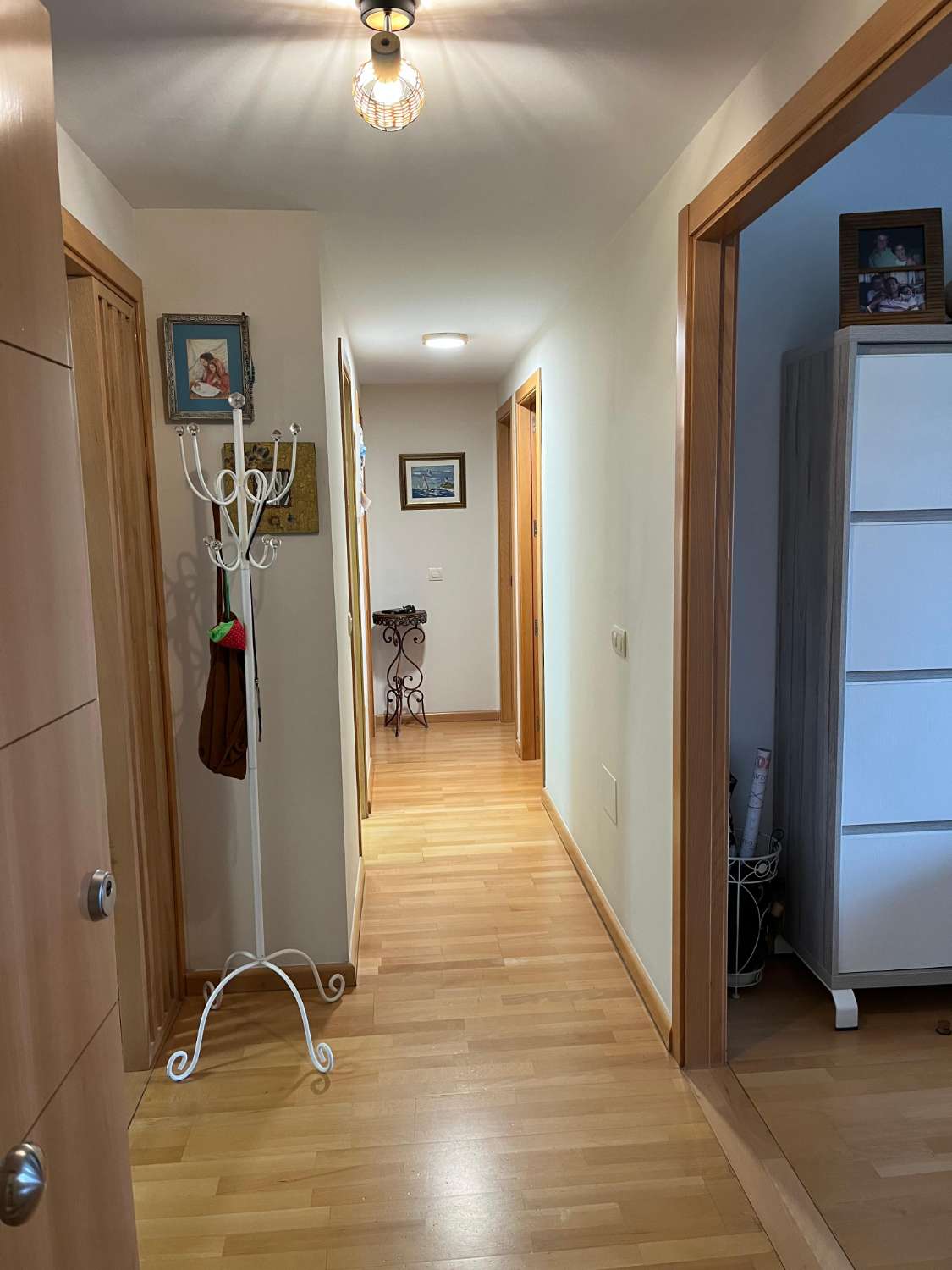 VACKER LÄGENHET MED HAVSUTSIKT TILL SALU I PINILLO-OMRÅDET (TORREMOLINOS)