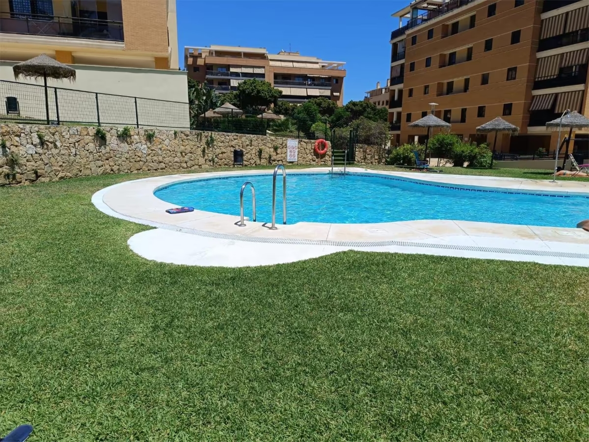 PRACHTIG APPARTEMENT MET ZEEZICHT TE KOOP IN DE WIJK TORREMOLINOS EL PINILLO