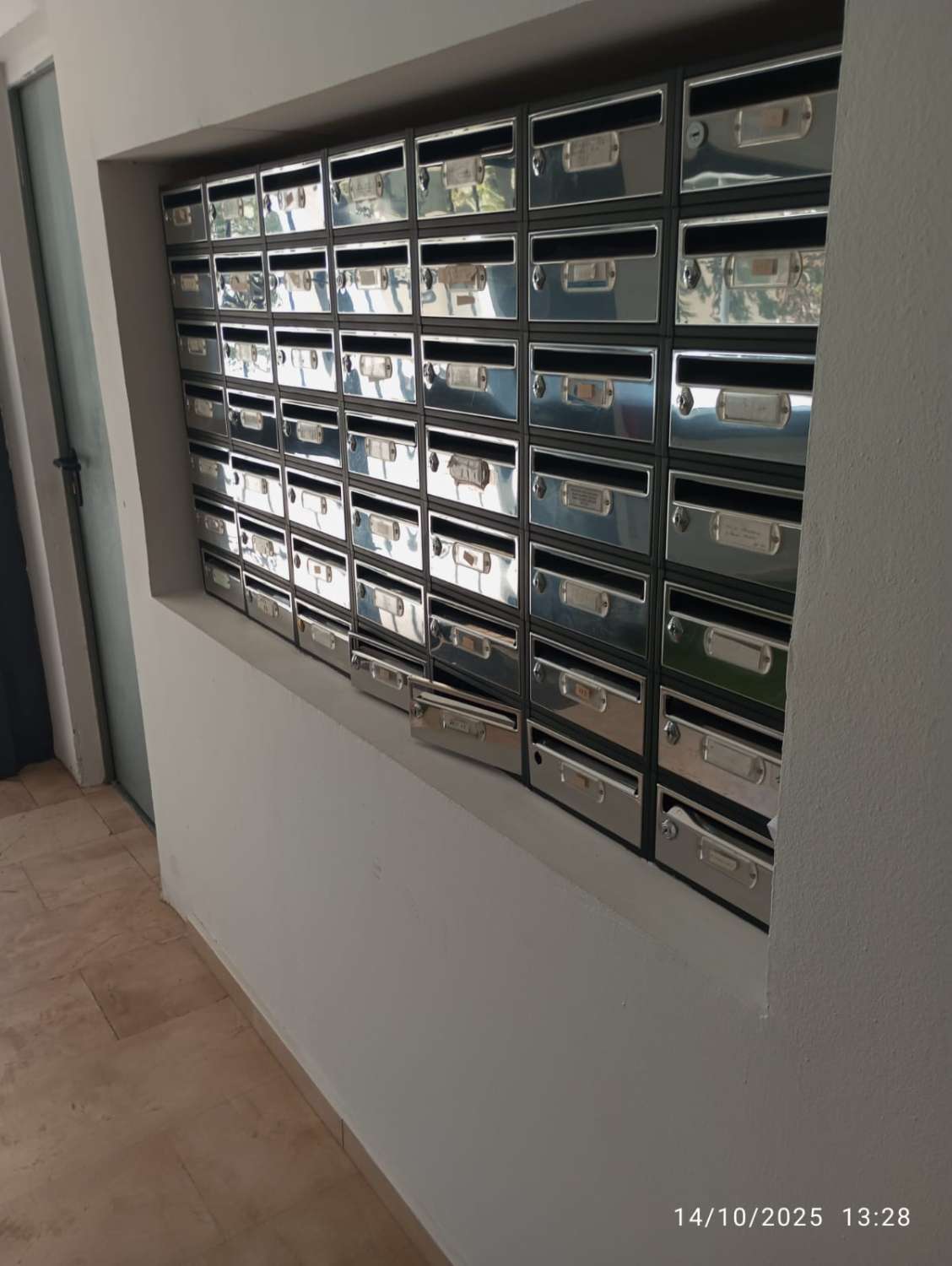 APARTMENT WITH FRONTAL SEA VIEWS FOR SALE IN MONTEMAR AREA (TORREMOLINOS)