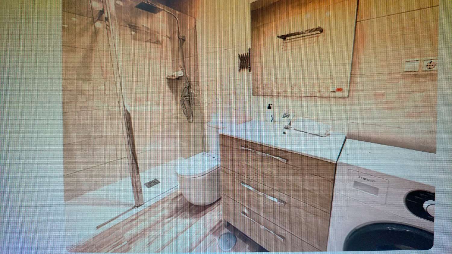 LOUÉ DU 1.9.26 AU 31.5.27 STUDIO À LA CARIHUELA (TORREMOLINOS)