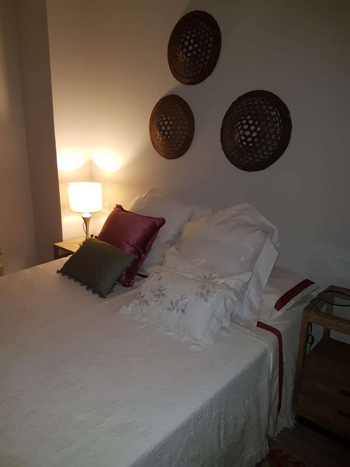 À LOUER DU 01.10.26 AU 15.6.27 MAGNIFIQUE APPARTEMENT EN FACE DE LA PLAGE À LOS ALAMOS (TORREMOLINOS)