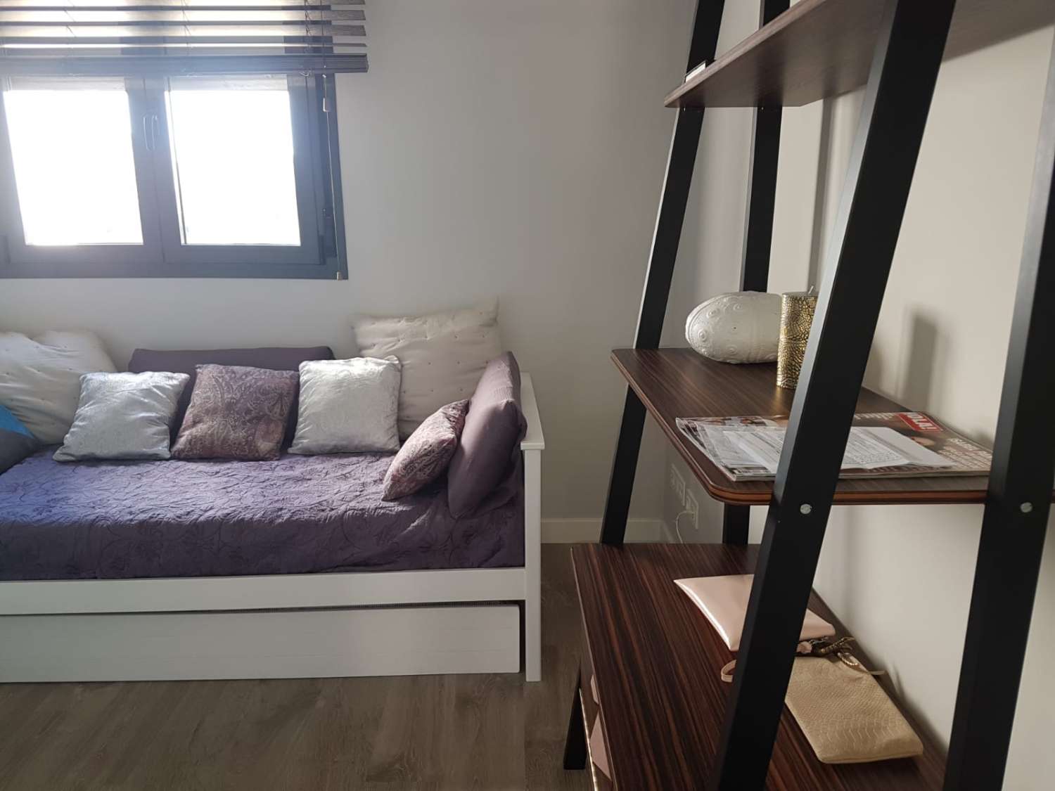 À LOUER DU 01.10.26 AU 15.6.27 MAGNIFIQUE APPARTEMENT EN FACE DE LA PLAGE À LOS ALAMOS (TORREMOLINOS)