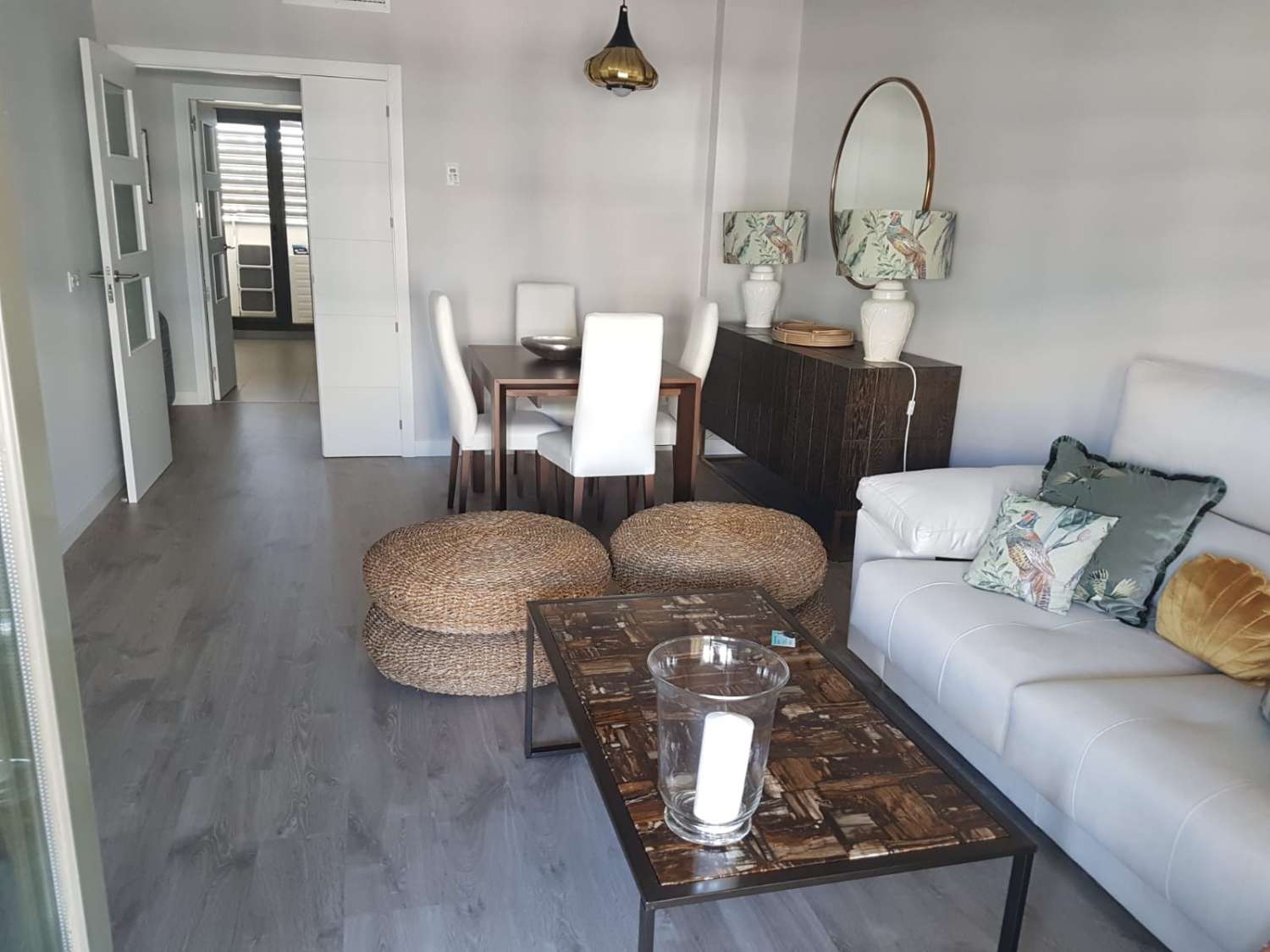 À LOUER DU 01.10.26 AU 15.6.27 MAGNIFIQUE APPARTEMENT EN FACE DE LA PLAGE À LOS ALAMOS (TORREMOLINOS)