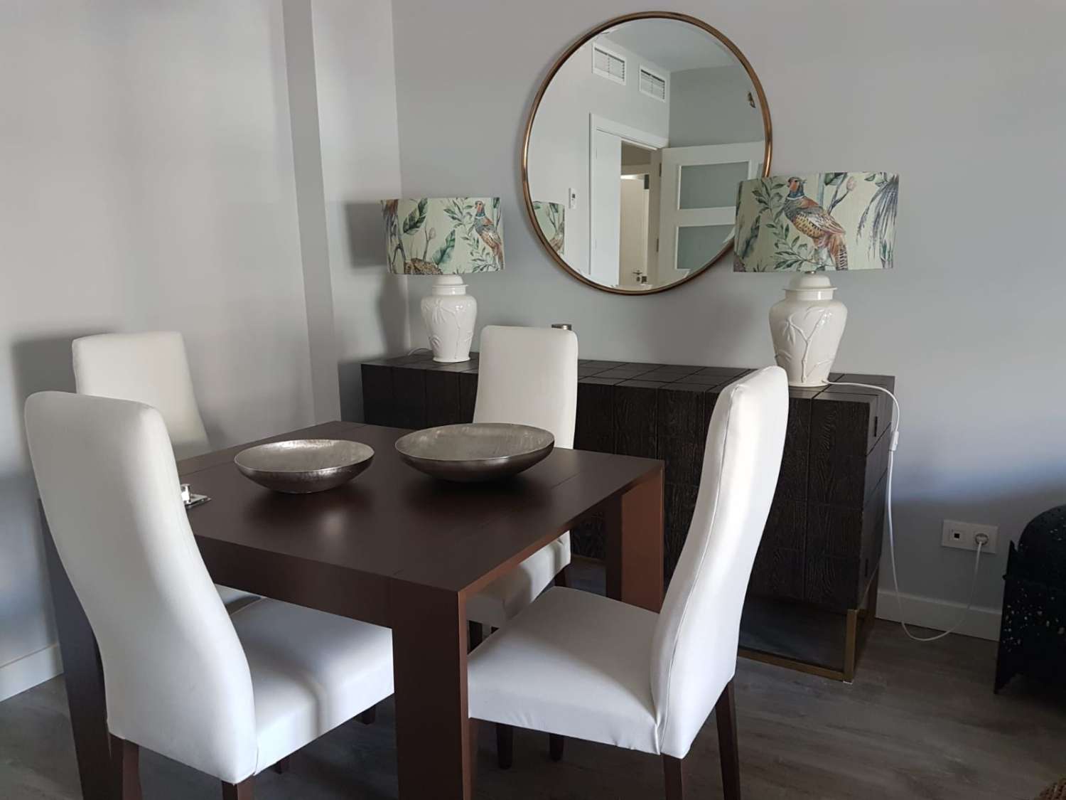 À LOUER DU 01.10.26 AU 15.6.27 MAGNIFIQUE APPARTEMENT EN FACE DE LA PLAGE À LOS ALAMOS (TORREMOLINOS)