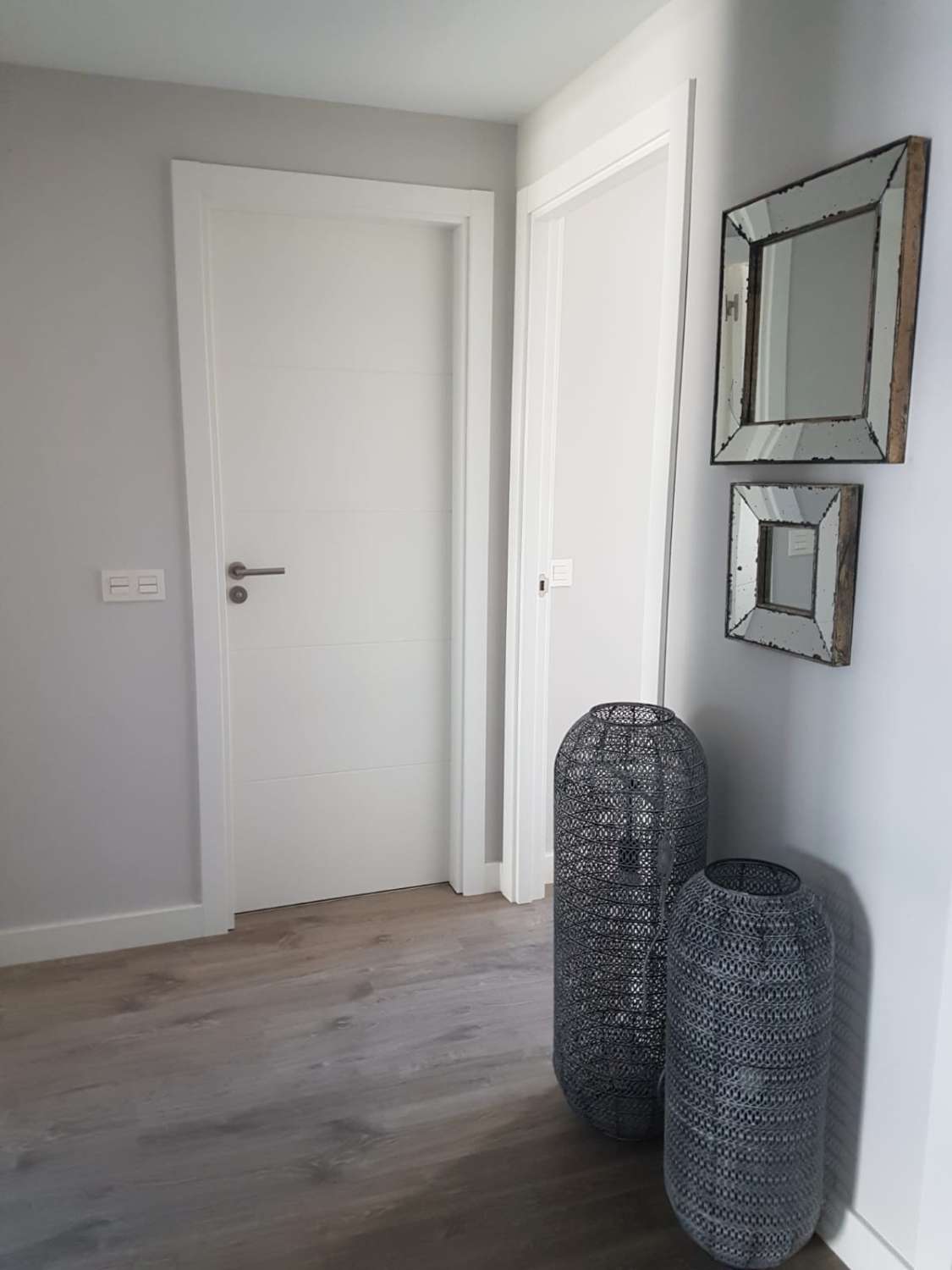 À LOUER DU 01.10.26 AU 15.6.27 MAGNIFIQUE APPARTEMENT EN FACE DE LA PLAGE À LOS ALAMOS (TORREMOLINOS)