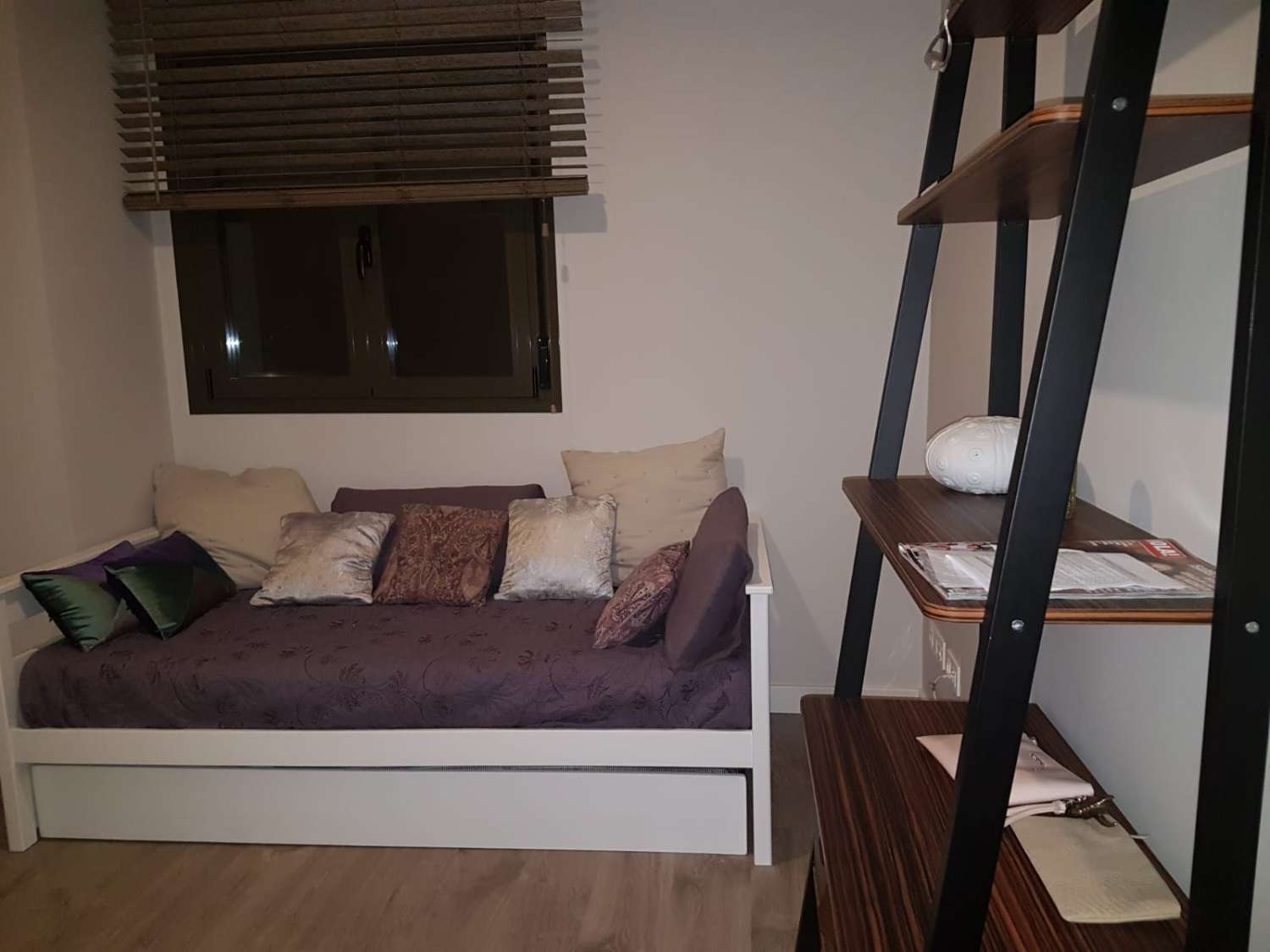 À LOUER DU 01.10.26 AU 15.6.27 MAGNIFIQUE APPARTEMENT EN FACE DE LA PLAGE À LOS ALAMOS (TORREMOLINOS)