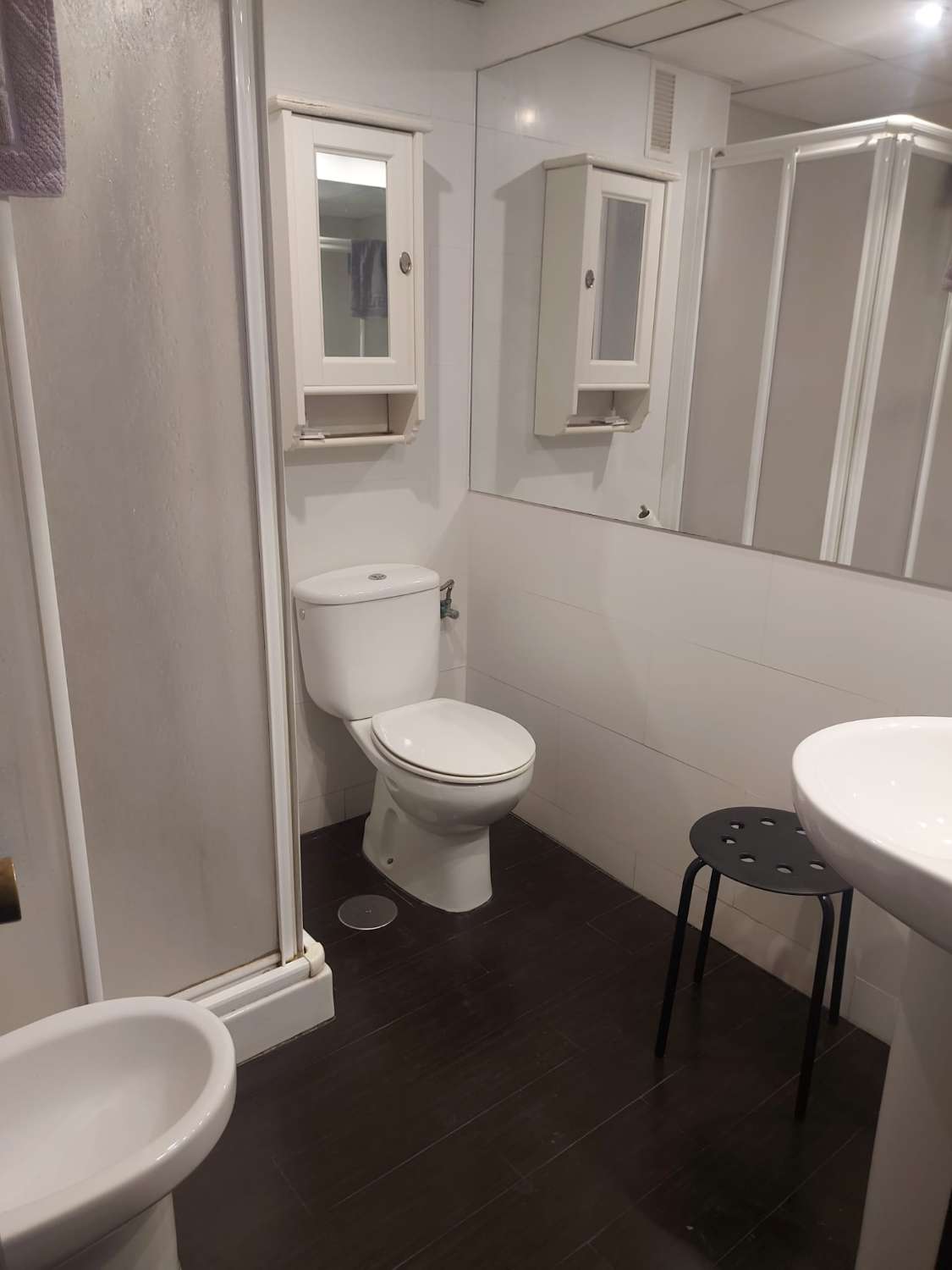 À LOUER DU 2.04.27 AU 30.6.27 BEL APPARTEMENT SUR LA 1ÈRE LIGNE DE PLAGE AVEC VUE SUR LA MER À LA CARIHUELA (TORREMOLINOS)