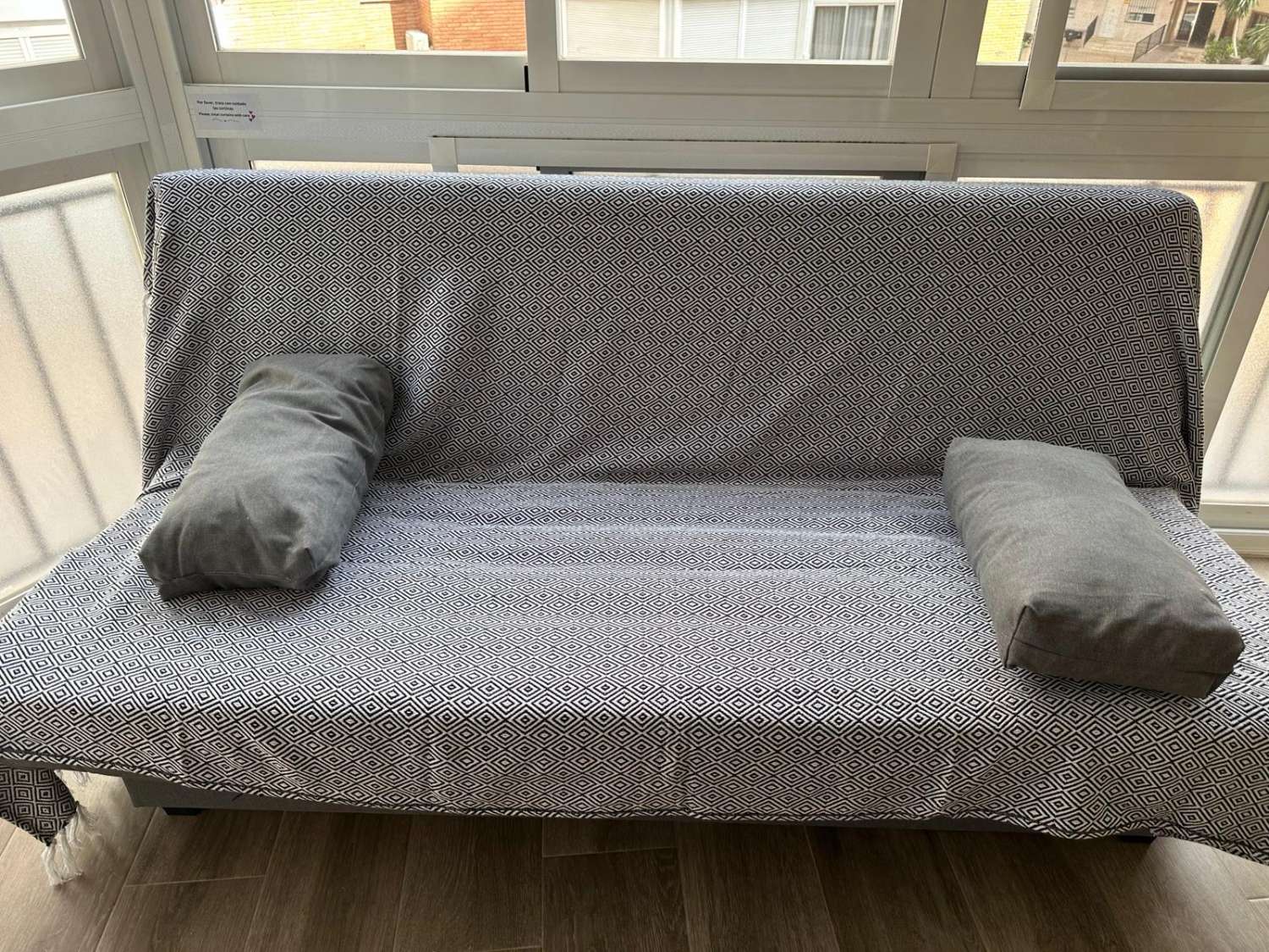 À LOUER À PARTIR DU 30.6.26 APPARTEMENT SYMPA À TORREMOLINOS CENTER