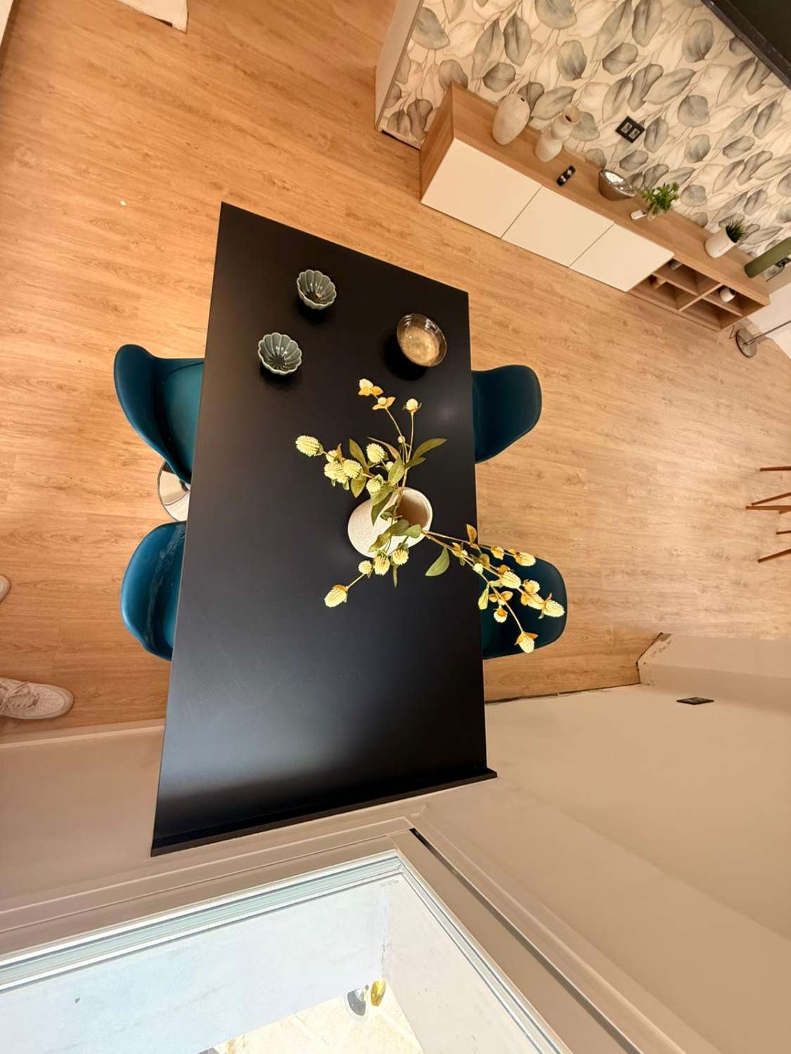 À LOUER DU 1.10.25 AU 31.5.26 BEL APPARTEMENT ENTIÈREMENT RÉNOVÉ AU CENTRE DE TORREMOLINOS