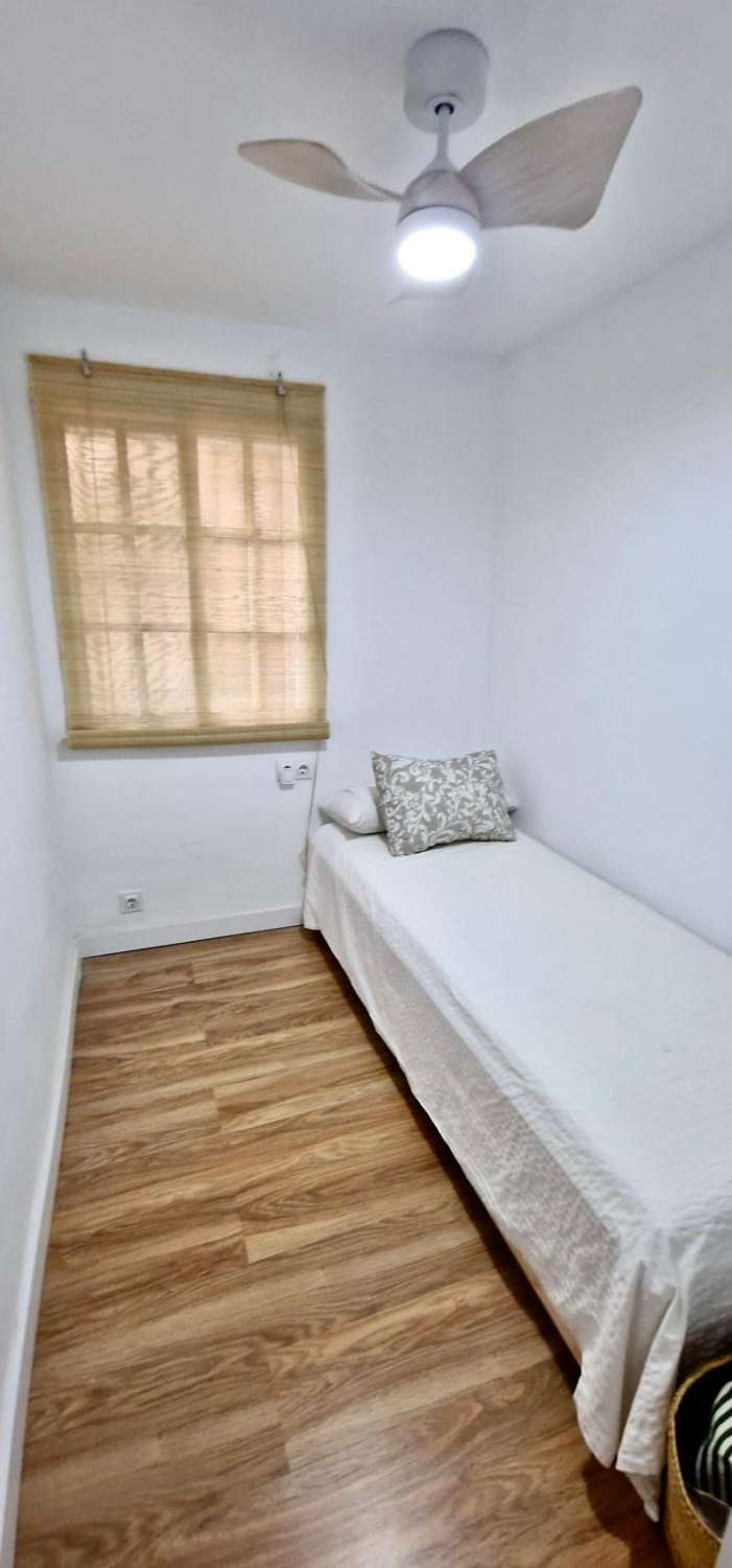 À LOUER DU 1/09/2026 AU 30/06/2027 BEL APPARTEMENT RÉNOVÉ À TORREMOLINOS