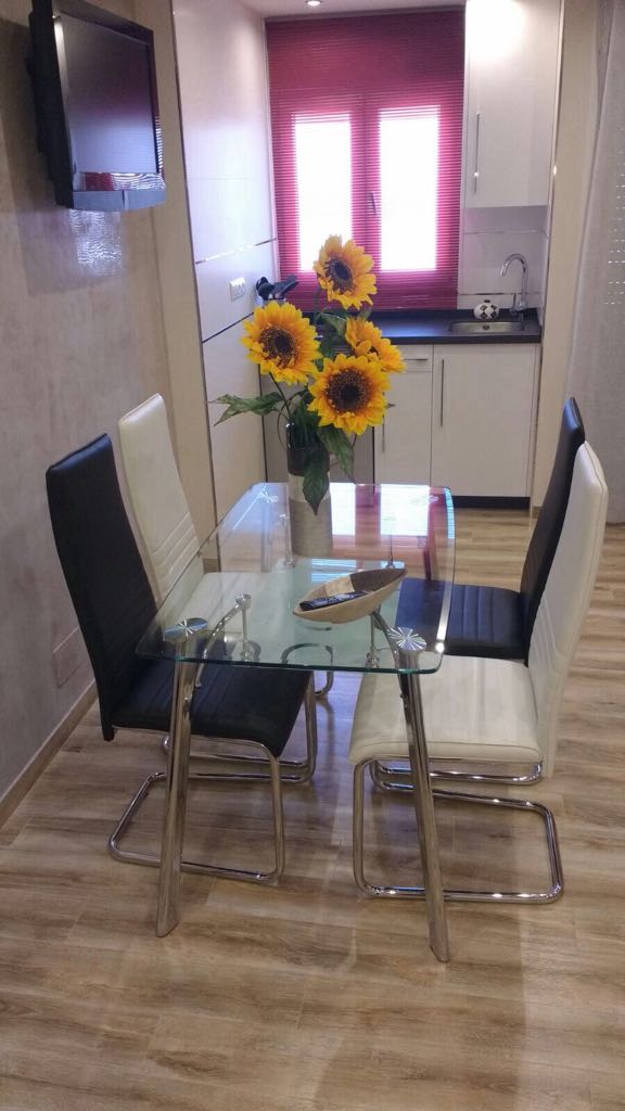 À LOUER DU 1.10.26 AU 30.6.27 STUDIO AGRÉABLE AVEC VUE SUR LA MER À TORREMOLINOS, À CÔTÉ DE PUERTO MARINA