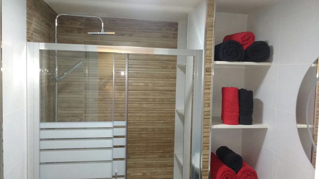 À LOUER DU 1.10.26 AU 30.6.27 STUDIO AGRÉABLE AVEC VUE SUR LA MER À TORREMOLINOS, À CÔTÉ DE PUERTO MARINA