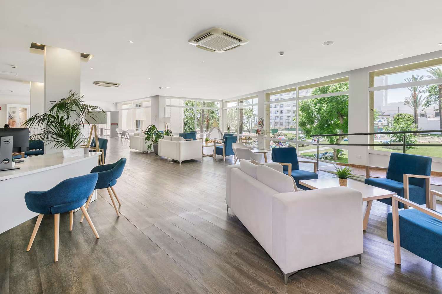 À LOUER DU 1.10.26 AU 30.6.27 STUDIO AGRÉABLE AVEC VUE SUR LA MER À TORREMOLINOS, À CÔTÉ DE PUERTO MARINA