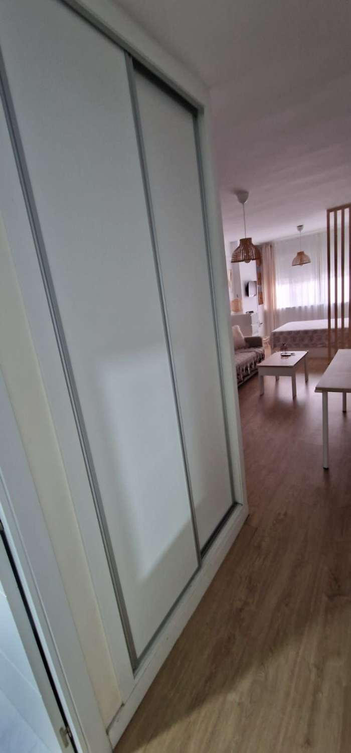 À LOUER DU 1/09/2026 AU 30/06/2027 BEL APPARTEMENT RÉNOVÉ À TORREMOLINOS