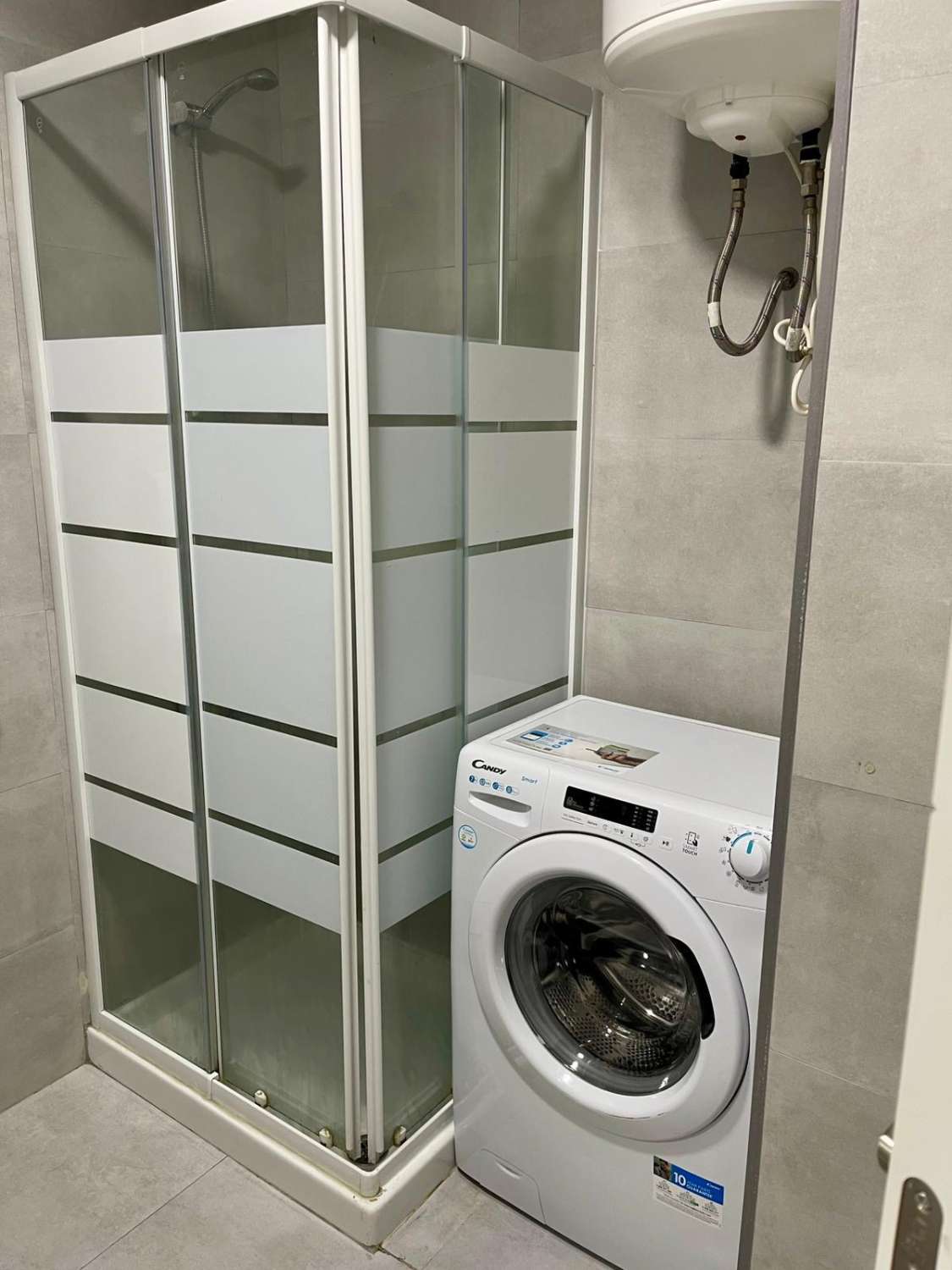 À LOUER DU 1/09/2026 AU 30/06/2027 BEL APPARTEMENT RÉNOVÉ À TORREMOLINOS